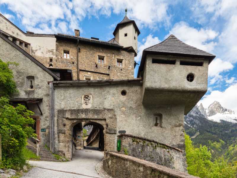 Gate of castle Hohenwerfen - jigsaw puzzle