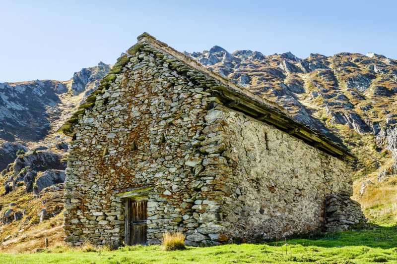 stone house - jigsaw puzzle