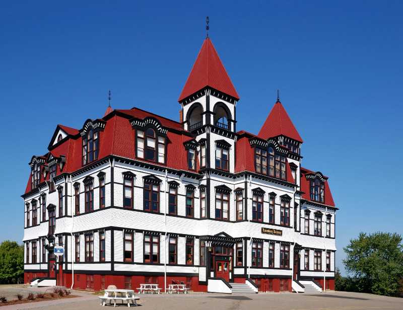 Lunenburg Academy - jigsaw puzzle