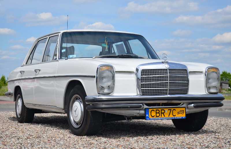 A 1973 model Mercedes-Benz - jigsaw puzzle