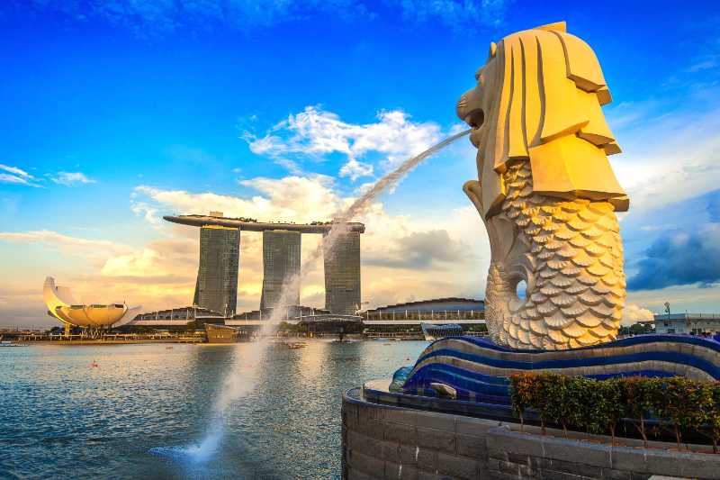 Merlion statue and cityscape in Singapore - jigsaw puzzle