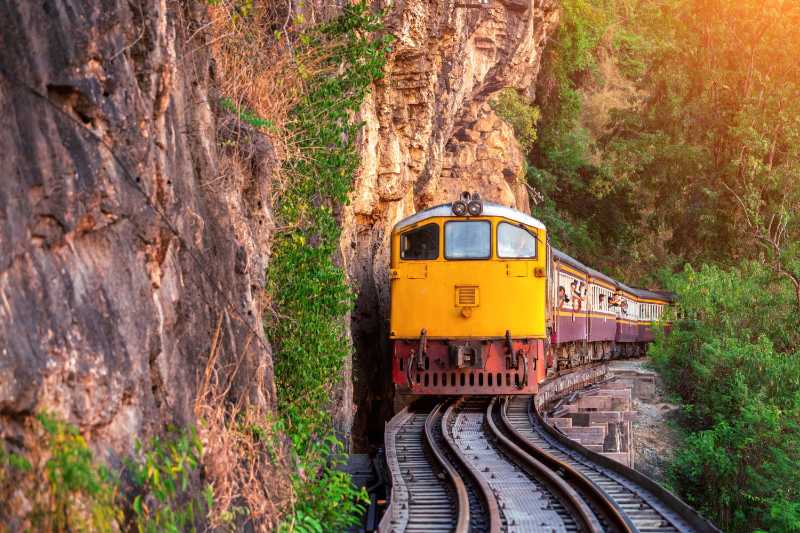 Thai retro train in Kanchanaburi - jigsaw puzzle