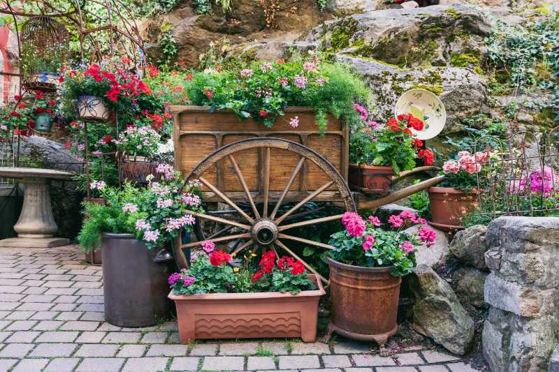 カイザースベルクの色とりどりの花を乗せた馬車