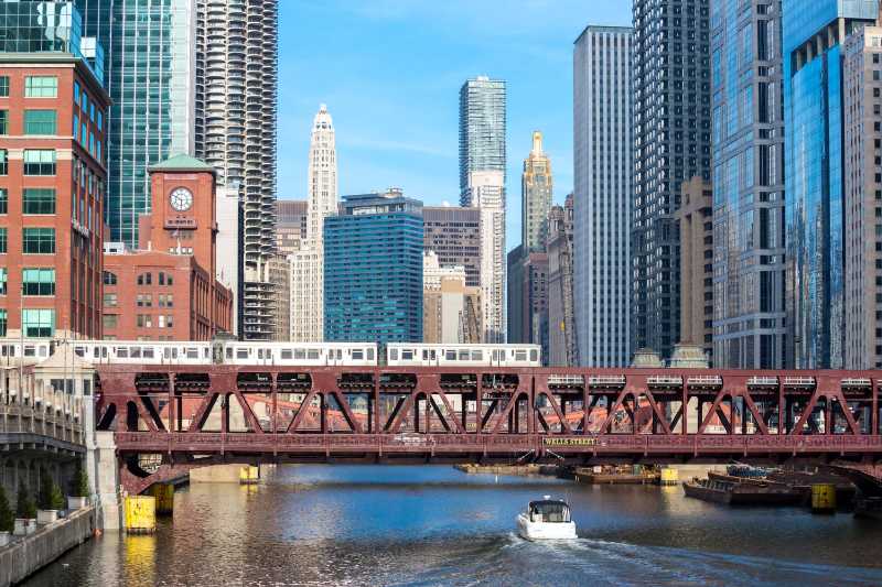 El centro de Chicago y el río