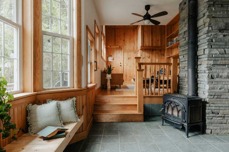 a living room filled with furniture and a fire place - jigsaw puzzle