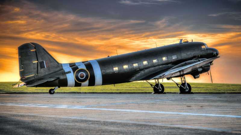 photo of black and white airplane during golden hour - jigsaw puzzle