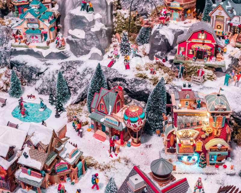 a christmas village with a lot of houses and trees  - jigsaw puzzle