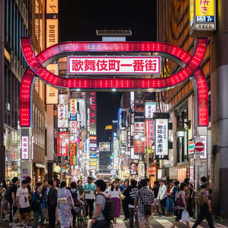 people walking between high rise buildings - jigsaw puzzle