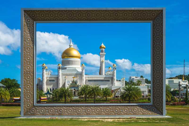 Masjid Omar Ali Saifuddin di Bandar Seri Begawan Brunei