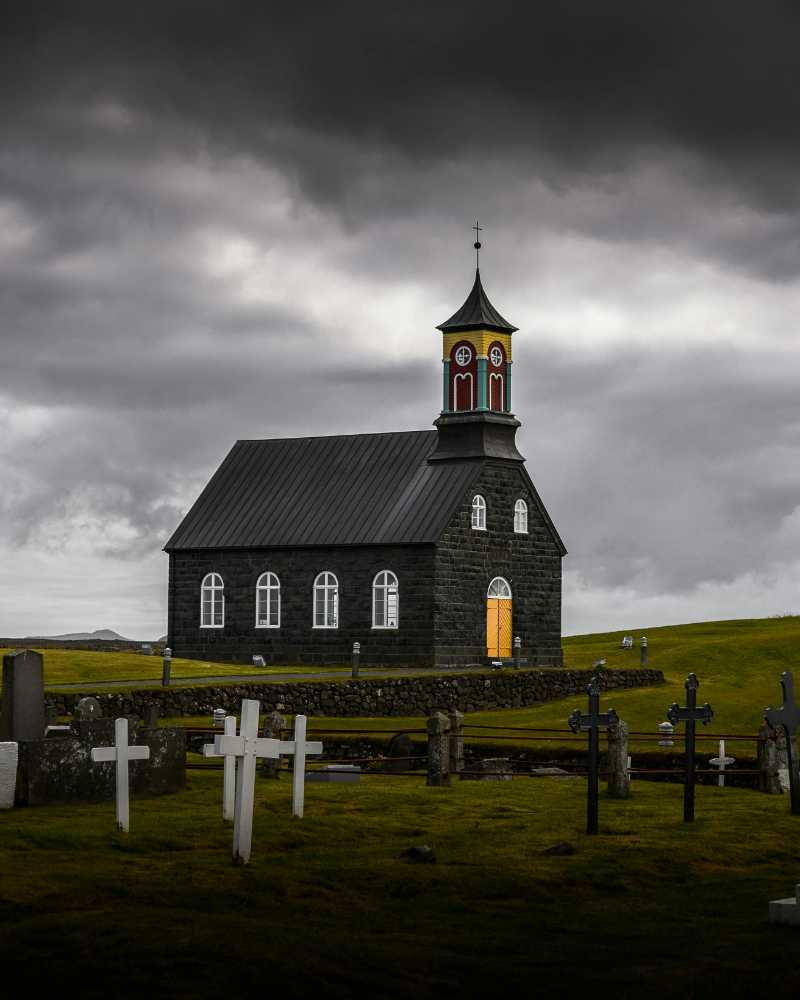 photo of church during daytime - jigsaw puzzle