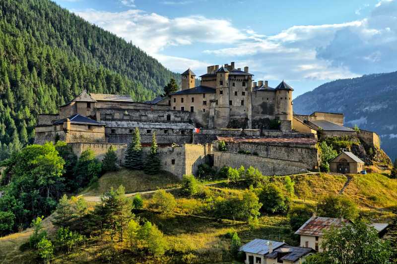 Forteresse médiévale du Parc naturel régional du Queyras