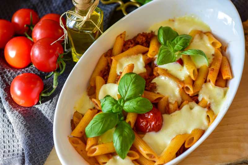 noodles pasta rigatoni tomatoes - jigsaw puzzle