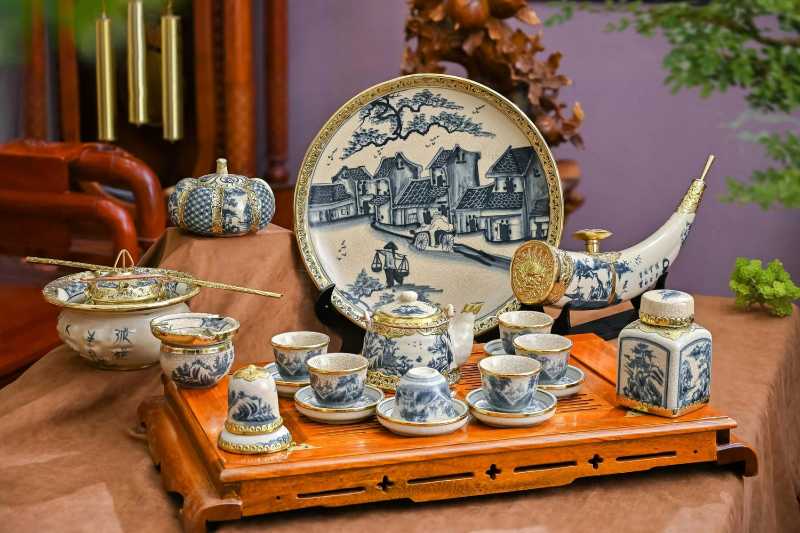 Porcelain tea set and handmade plate