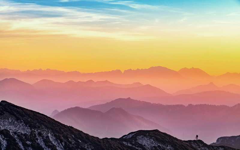 Silhouette de montagnes
