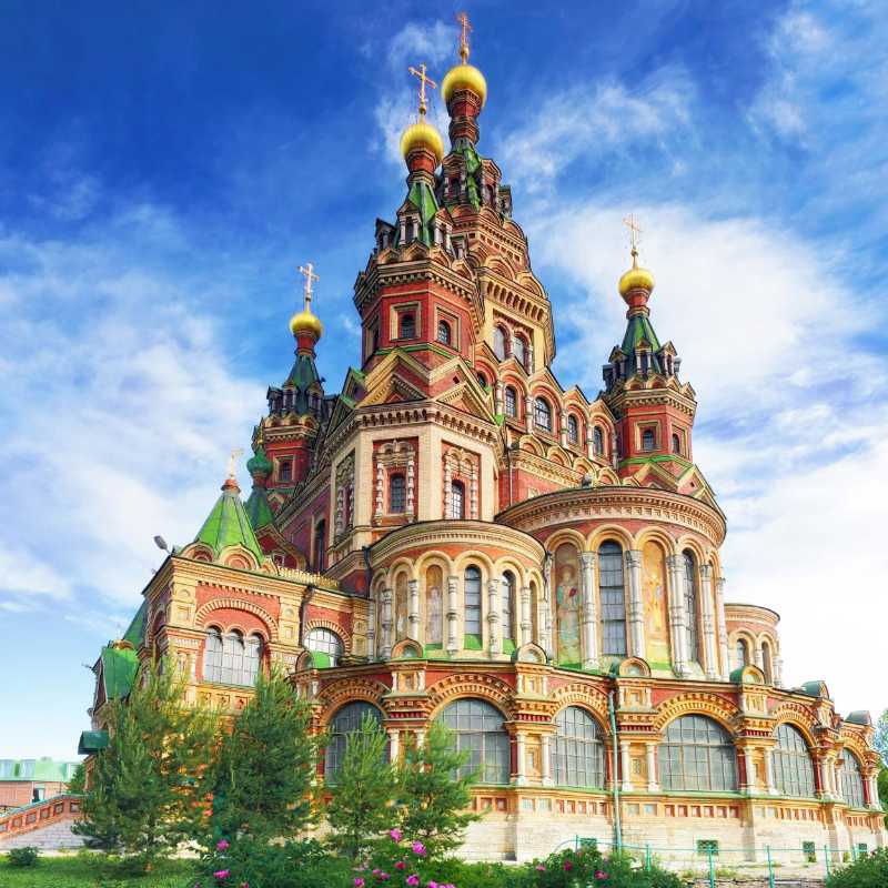 La Catedral de los Santos Pedro y Pablo en Peterhof