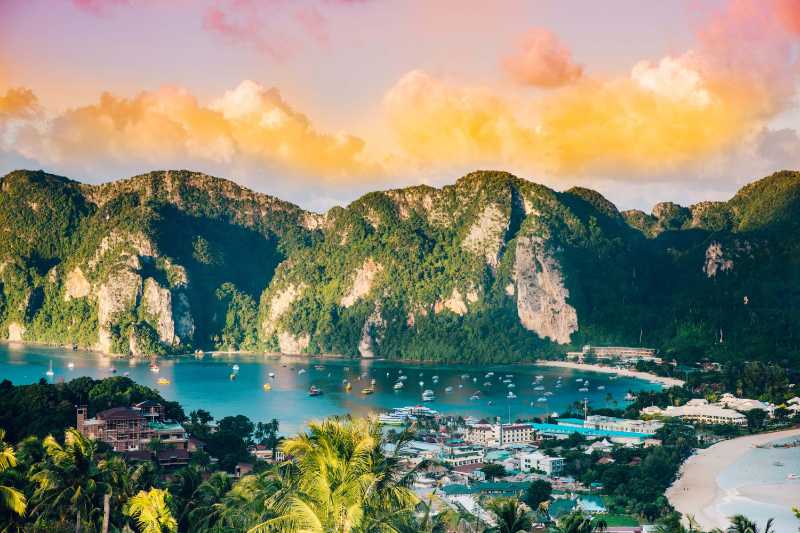 Der traumhafte Sonnenaufgang auf Phi Phi Island
