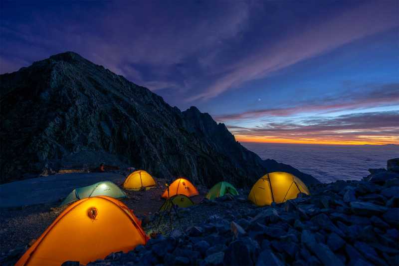 The Ultimate Alpine Camping Experience in the Peaks