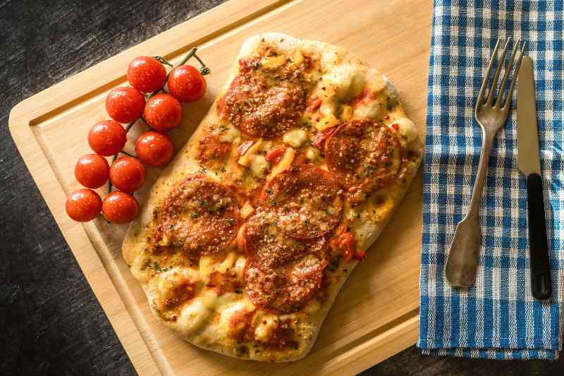 tomatoes pizza food meal cheese - jigsaw puzzle