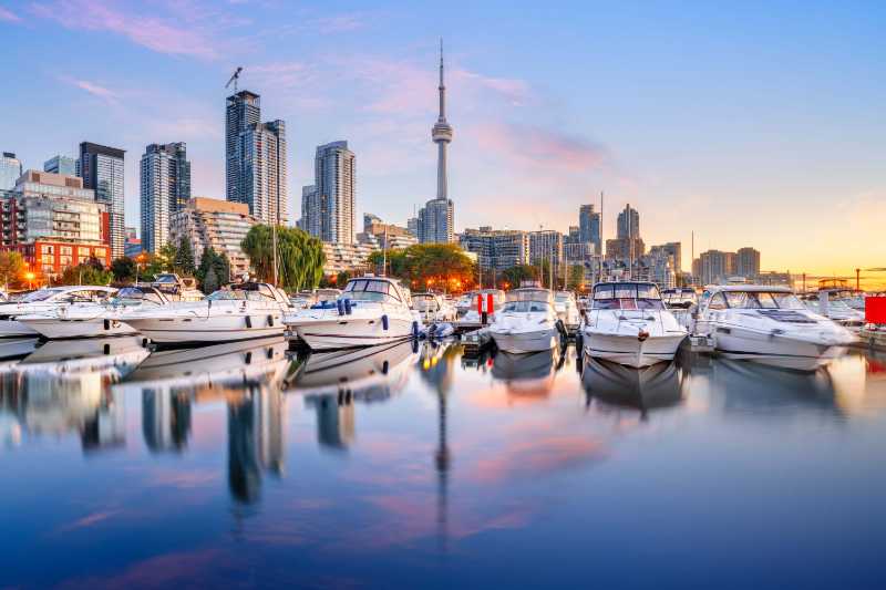 toronto canada skyline lake ontario