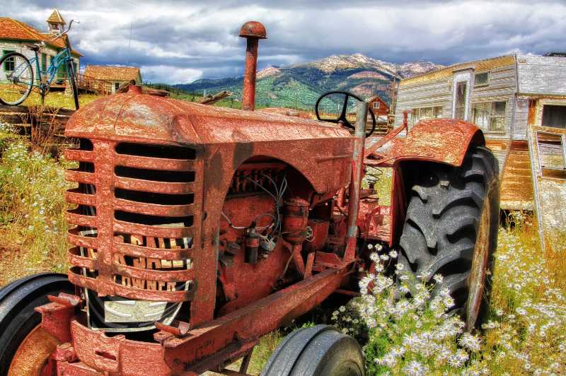 tractor old antique abandoned - jigsaw puzzle