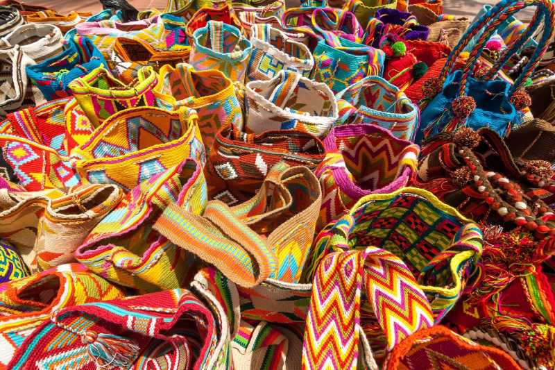 Borse tradizionali colorate della Colombia
