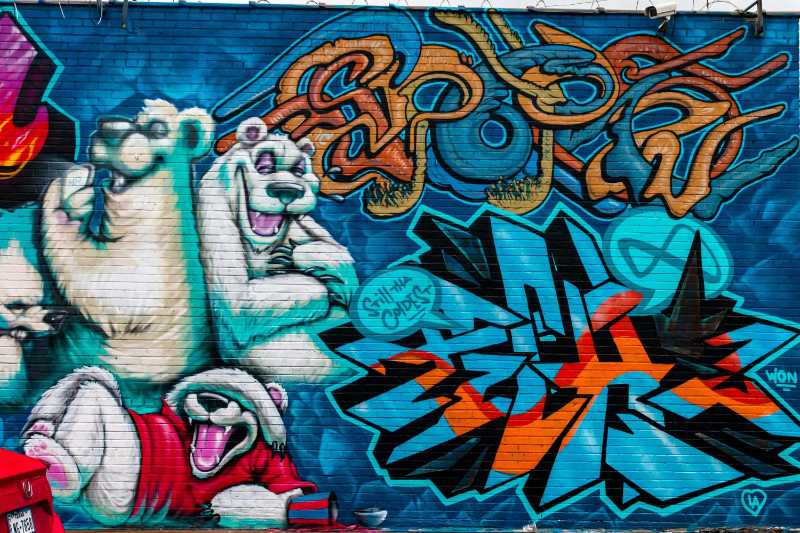 Lebendiges Eisbär-Graffiti-Wandbild