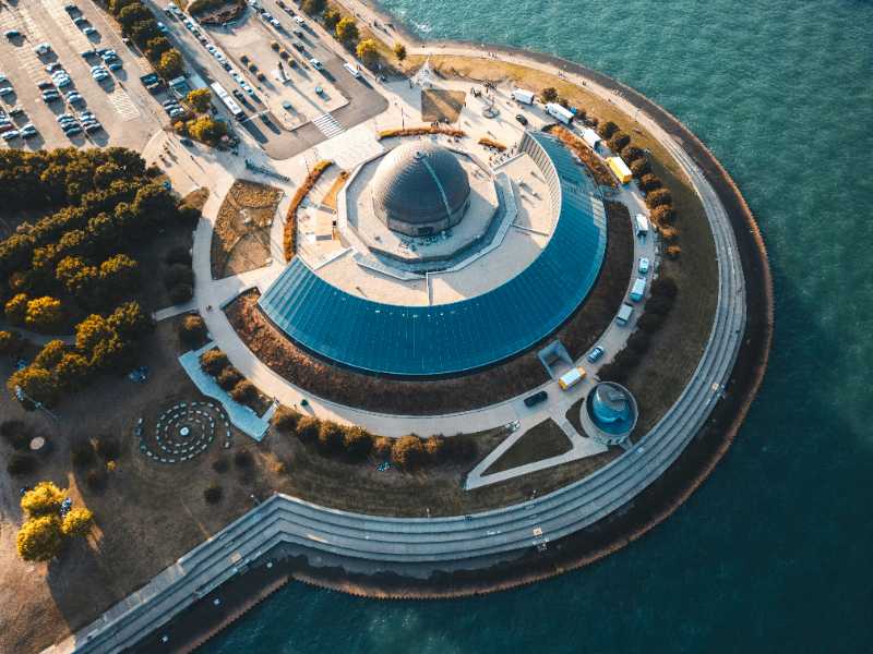 an aerial view of a building in the water - jigsaw puzzle